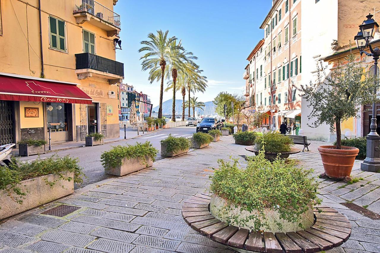 La Tana Del Poeta Apartment Lerici Luaran gambar